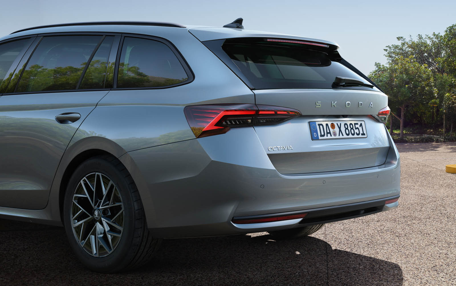 Full LED tail light detail Combi